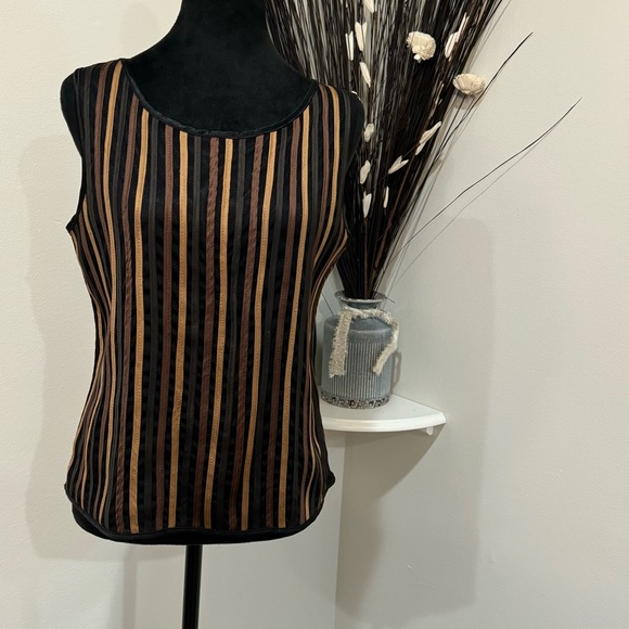 Damee, Inc two piece set. Tank and Jacket. Medium - Picture 2 of 14